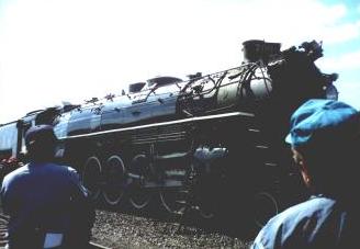 Old #700 (a steam locomotive) visits the Ritzville depot.